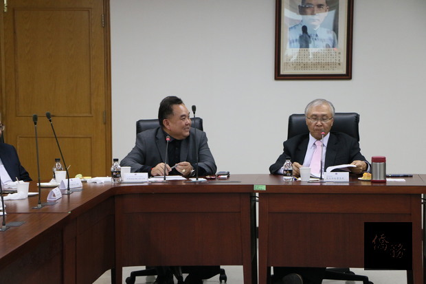 陳江榮（左）表示，馬來西亞政府相當重視本次簽約活動，希望臺馬交流能朝向更高的層次。