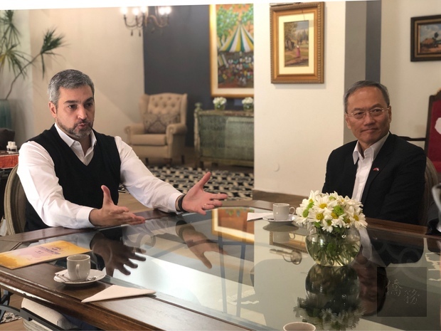 僑委會委員長吳新興與巴拉圭阿布鐸總統暢談巴國經濟願景,阿布鐸總統也邀請台商投資設廠。