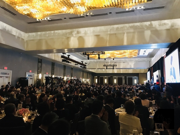 總統「自由民主永續之旅」訪問紐約， 12日晚間於紐約曼哈頓Grand Hyatt Hotel舉行盛大僑宴，超過千位僑胞熱情參與。