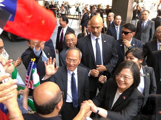 總統蔡英文「自由民主永續之旅」訪問美國丹佛,受到僑胞的熱情歡迎。