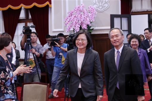 蔡英文總統23日上午接見「世界台灣商會聯合總會第25屆回國訪問暨投資考察團」。(圖/總統府提供)