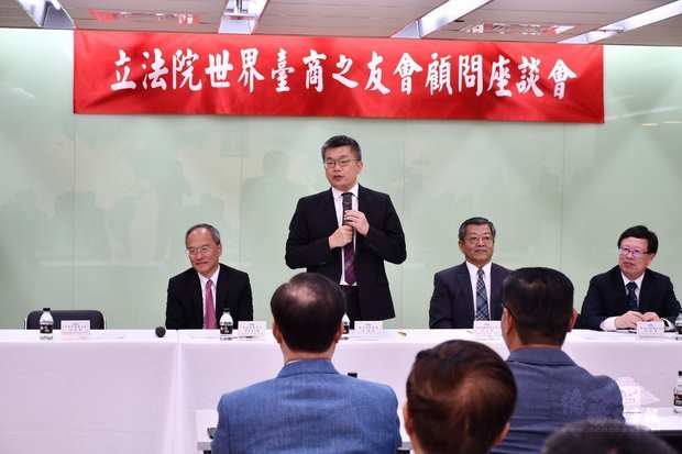 蔡其昌表示，前兩次會議許多臺商朋友表示很滿意，相信政府單位必全力為海外臺商服務。