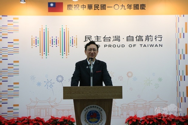 僑委會委員長童振源感謝海外僑胞在疫期排除萬難返鄉慶賀中華民國109歲生日。