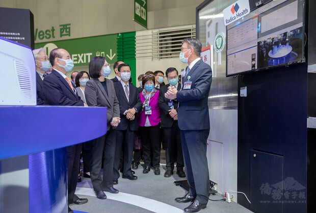 蔡英文總統3日上午出席「2020台灣醫療科技展開幕式」