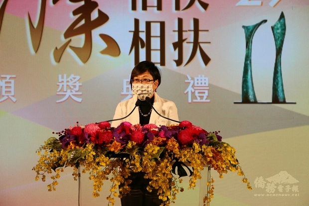 徐副委員長感謝所有得獎人能在事業成功之餘,懷抱公益心胸,愛心捐輸,幫助社會。