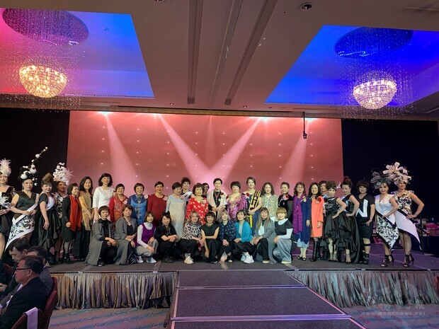 世界華人工商婦女企管協會大高雄分會共同歡慶第七、八屆會長交接暨理監事就職典禮