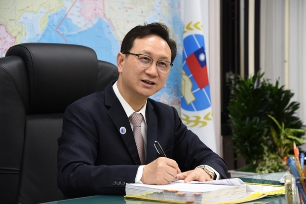 僑委會建構全球僑臺商產學合作方案 崑山科技大學完成服務手冊