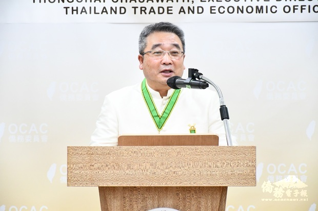 通才致詞感謝僑委會頒贈僑民之友榮譽章。