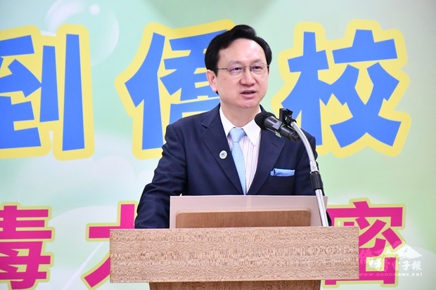 童振源說明僑委會結合跨部會及地方的資源、引進智能教育產業能量以及導引民間豐沛資源,推動華語文教育的發展。