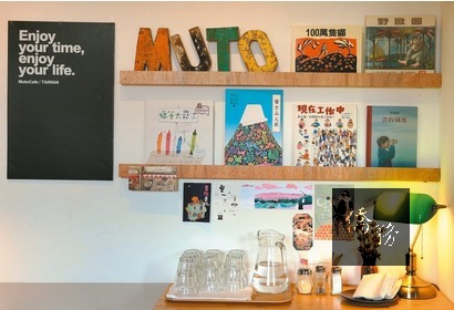 木童繪本咖啡內有許多國內外繪本讓消費者閱讀。