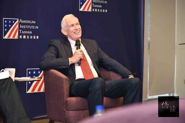美國在台協會主席莫健（James F. Moriarty）7日應邀到清華大學，為清華師生發表專題演講「美台關係（U.S.–Taiwan Relations）」。（中央社提供）