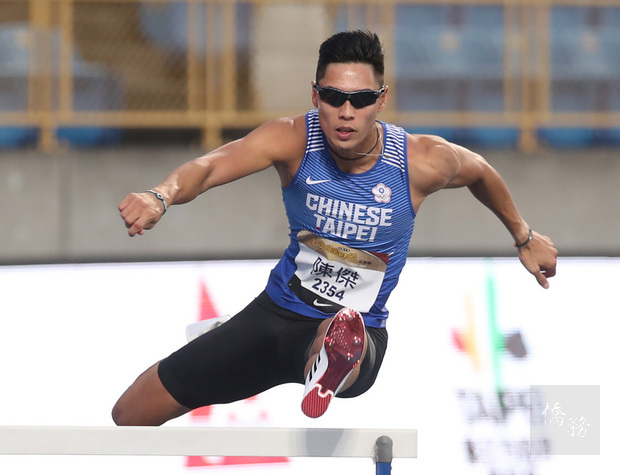 台灣「跨欄王子」陳傑26日在2019台灣國際田徑公開賽男子400公尺跨欄項目,打算力拚48秒90的奧運參賽標準,最終以49秒37的成績衝線,仍然拿下賽事金牌。
