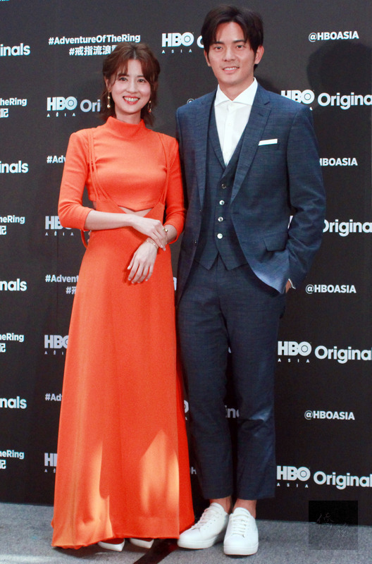 演員林予晞（左）、宥勝（右）13日在台北出席HBO Asia全新戲劇「戒指流浪記」開拍記者會，兩人皆表示，這次在劇中詮釋的角色，對他們來說是很不一樣的挑戰。