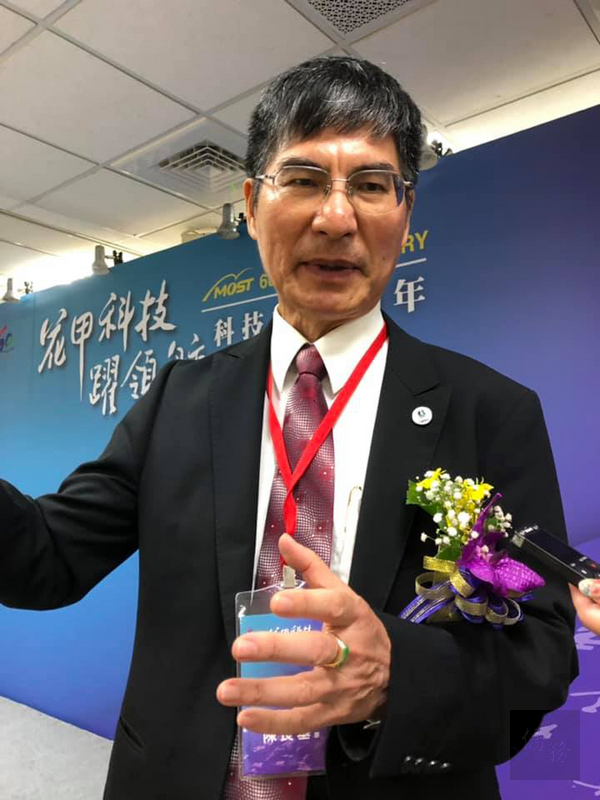 科技部長陳良基表示,下町火箭的故事不只有趣、將艱
澀的航太工業用淺白的方式呈現,更讓人想起過去20年
台灣發展太空計畫的點點滴滴。