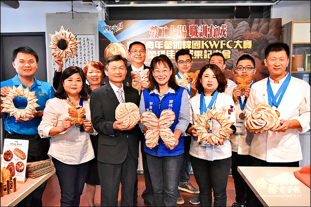 雲林多位麵包師組團參加韓國世界廚藝大賽，獲得2金3銀1銅佳績。（自由時報提供）