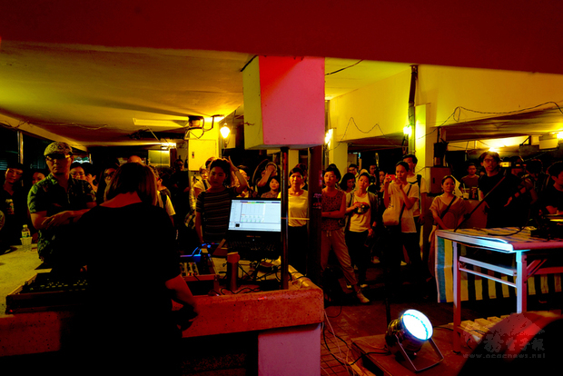 叁捌地方生活創辦人邱承漢曾在市場舉辦音樂派對,希望更多人因此與鹽埕結下緣份。