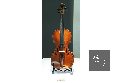 法國知名製琴家Vuillaume於1874年製作的Jean-Baptiste名琴。
