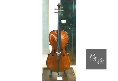 義大利知名製琴家 Guarneri於1685年製作的大提琴Andrea。
