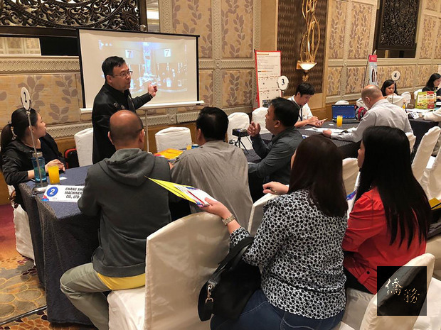 由經濟部國際貿易局及外貿協會辦理的「2018年菲律賓及印尼貿易與布局訪問團」，在馬卡蒂市和納卯市進行貿易洽談會，場面熱絡。圖為馬卡蒂站洽談盛況。