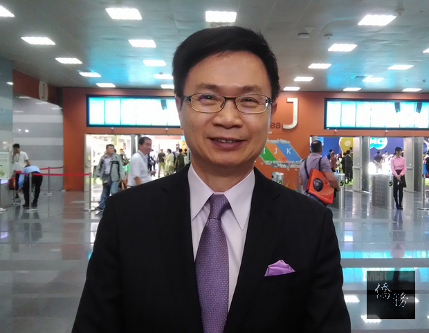 外貿協會董事長黃志芳31日在台北國際自行車展表示，台灣享有自行車王國的美譽，自行車可以代表台灣的形象，日前參加馬來西亞台灣形象展，就是騎乘台灣製造的自行車出場。