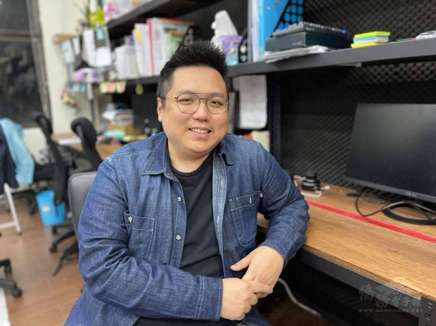 台北科技大學互動設計系助理教授韓秉軒認為,Clubhouse的設計很接近真實社交感受,也因此在疫情期間格外受到矚目。(中央社提供)