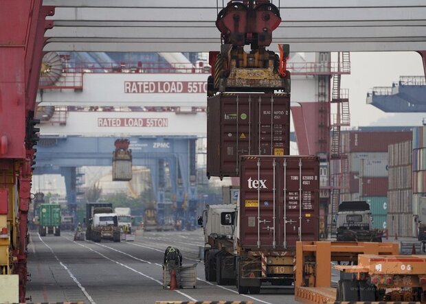 出口值世界排名,台灣進步2名,近16年來最佳。