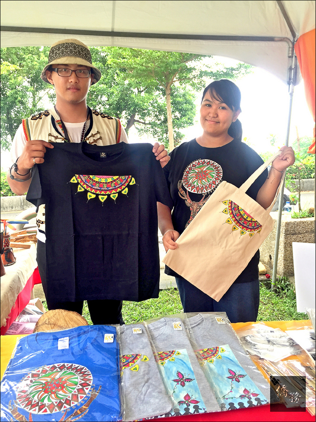 原鄉團體與長榮百合國小學生合作開發的「原夢商品」。(自由時報提供)