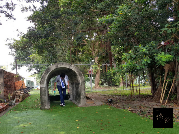 屏東地景藝術節10月起在屏東市勝利新村登場,10座大型裝置藝術豎立或隱藏在眷村的街角巷弄,為城市增添創意趣味,也讓民眾能用心了解眷村。(中央社提供)