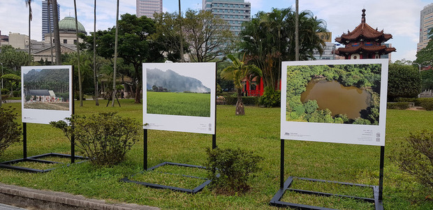 「在山這邊-浪漫客庄戶外攝影展」26日起在台北二二八和平公園戶外展出,150件攝影作品展現台三線的地景、常民生活等,透過影像呈現客家之美。(中央社訊)