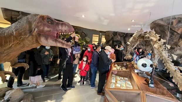 原本乏人問津的澎湖小門地質館,經過蕭青陽團隊以博物館新概念,導入觀光資源後,以「小門地質探索館」重新開幕,參觀人潮絡繹不絕。