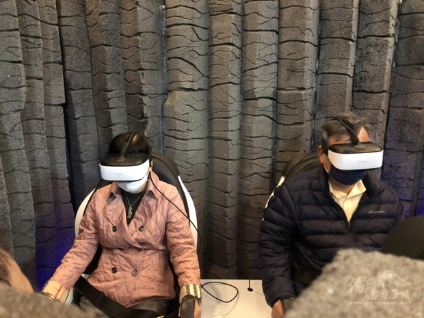 「西吉藍洞」被譽為最美海蝕洞，澎湖縣政府在海洋地質公園內打造一座迷你藍洞VR體驗場，即日起開放體驗。