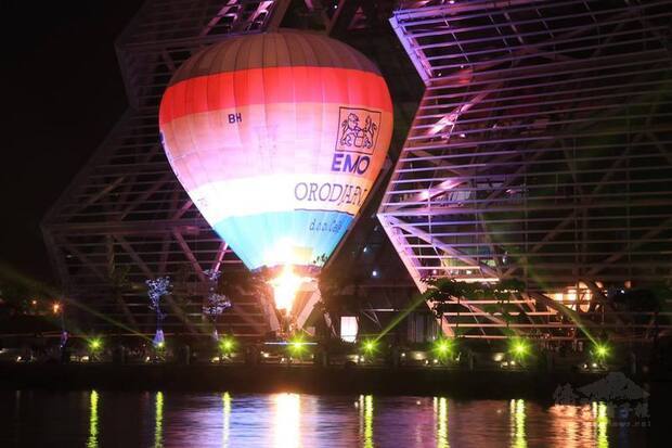 2022台灣燈會在高雄愛河灣試燈搶先公開 觀光 僑務電子報