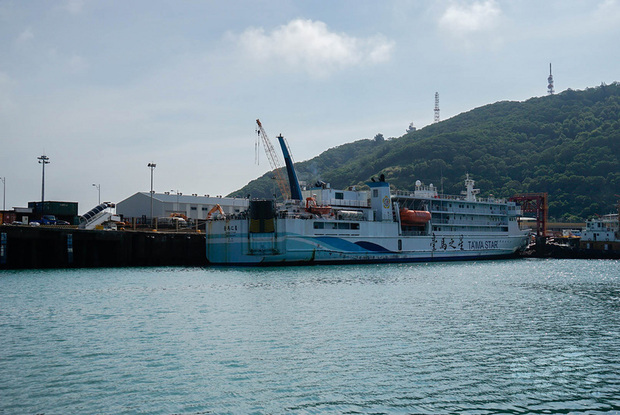 連江縣疫情指揮中心表示,馬祖與台灣海上交通船「臺馬之星」(圖)與「台馬輪」自即日起至6月8日,由基隆至馬祖載客限載380名乘客,馬祖回基隆則不受限制,後續視疫情影響再行評估決定。