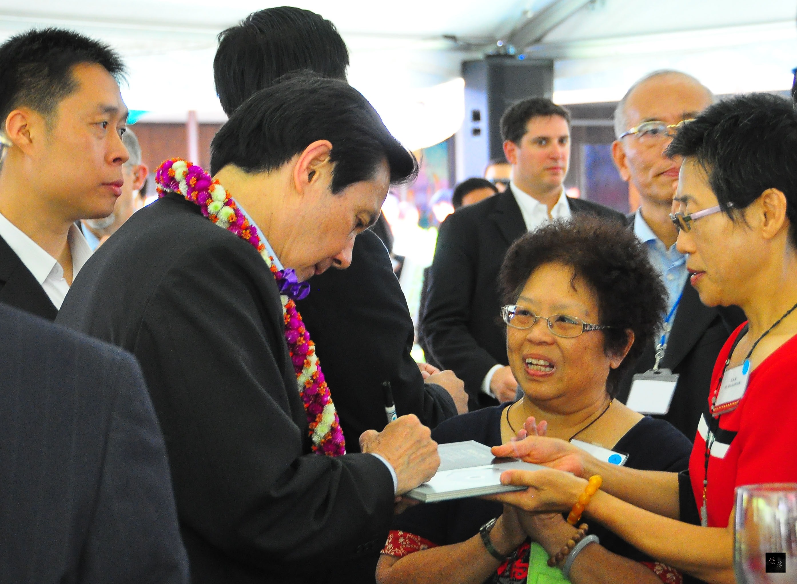夏威夷僑胞熱烈歡迎總統馬英九過境檀香山。（駐檀香山辦事處提供）