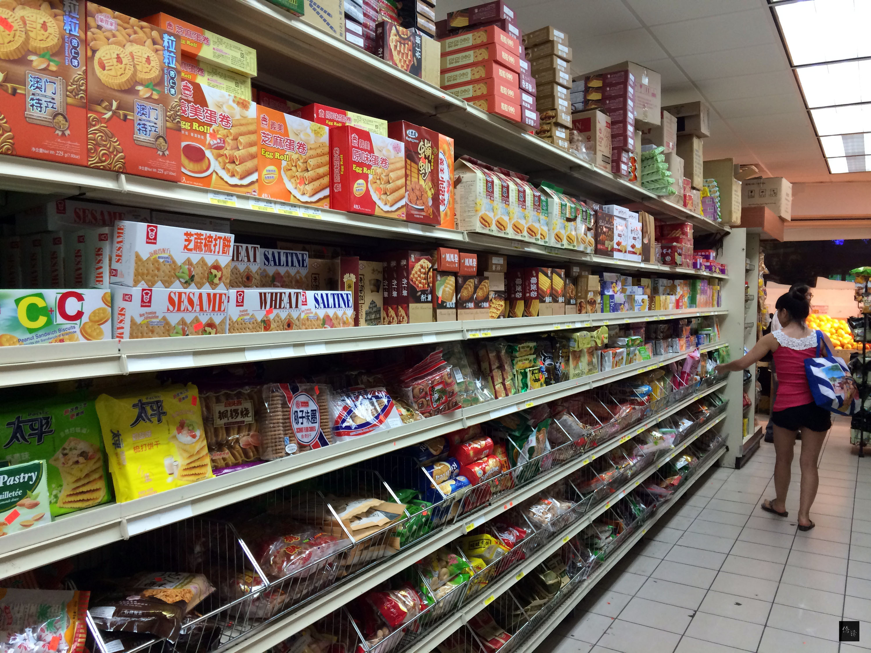 台灣餿水油風暴引發食安恐慌。大紐約地區華人超級市場多，許多產品更來自台灣，但迄今還未出現產品下架情事。（中央社提供）