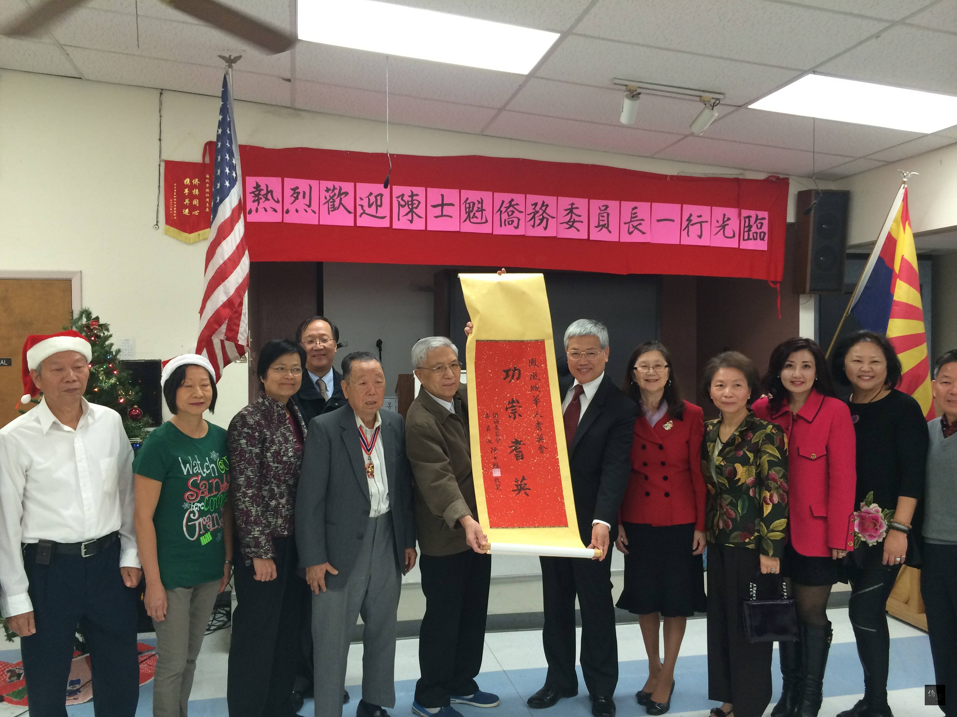 僑務委員會委員長陳士魁走訪華人耆英會。(橙縣僑教中心提供)