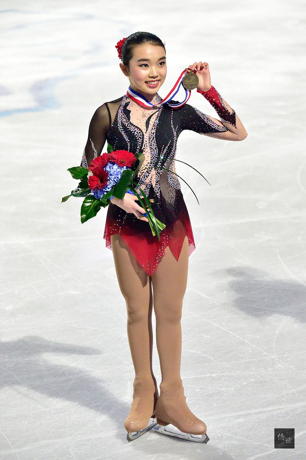 年僅15歲的台裔花式滑冰小將陳楷雯，在今年全美花式滑冰錦標賽拿下銅牌，也是2008年以來最年輕的獎牌得主。（中央社提供）