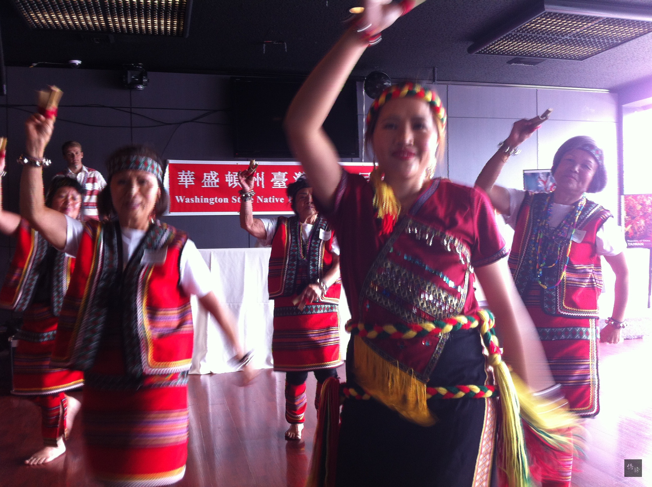 華盛頓州台灣原住民協會，成立大會中安排舞蹈演出。（西雅圖僑教中心提供）