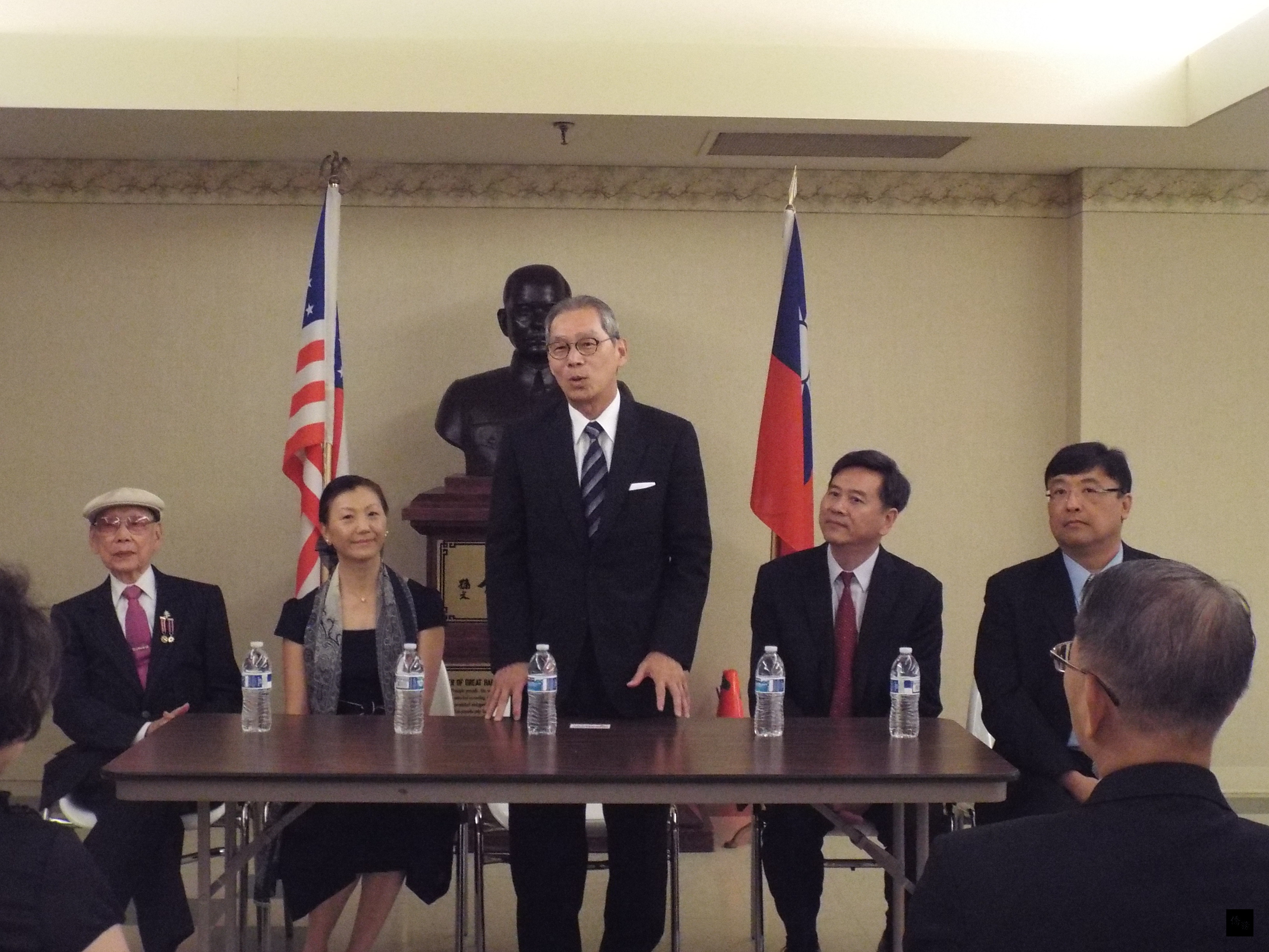 駐美代表高碩泰拜會美京中華會館。(華府僑教中心提供)