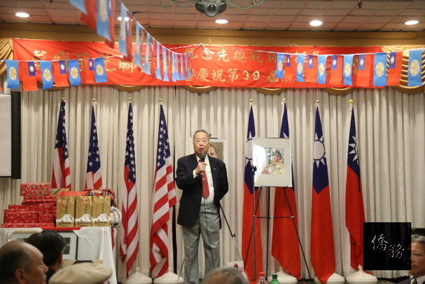 會長李昌緒講述榮光會30多年來歷經多次政黨輪替，但對中華民國的支持永恆不變。（世界日報提供）