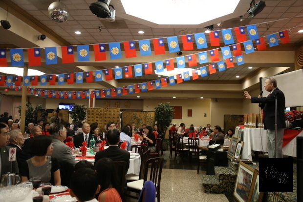 滿場青天白日旗與榮光會會旗。（世界日報提供）