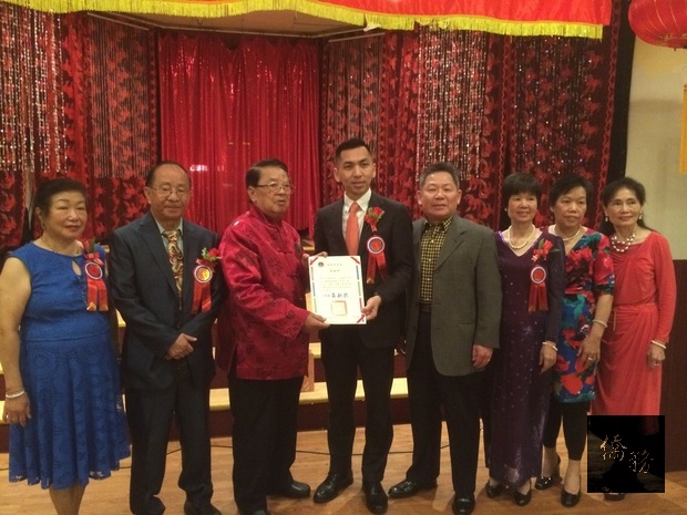 致贈黃氏宗親會熱心支持雙十國慶活動僑委感謝狀。