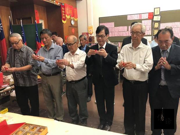 羅省台山寧陽會館、寧僑公會9月22日在公所舉行中秋節祭祖(左起鄺兆輝、伍堅偉、劉國豪、翁桂堂、劉子鎮、梁永泰。)