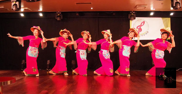 休士頓台聲合唱團應邀於Carnival Vista遊輪表演台灣客家舞,全遊輪來自世界各國的五千名遊客,透過台聲演出認識台灣音樂以及文化。