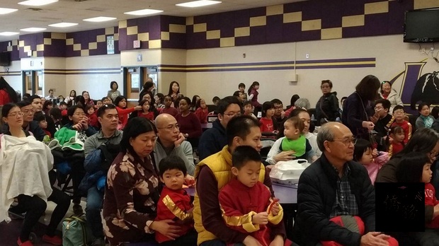 維華中文學校舉辦豬年春節文化體驗聯歡會。