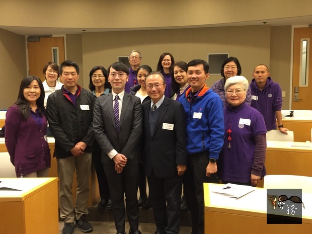 簡槙男出席南加州中文學校聯合會舉辦的第43屆春季教學研討會。（世界日報提供）