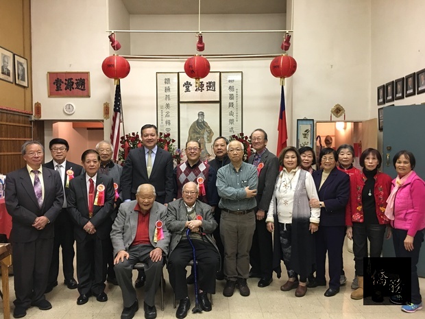 耆老闡述「雷、方、鄺」三姓同源由來，深富教育及薪火相傳意涵。