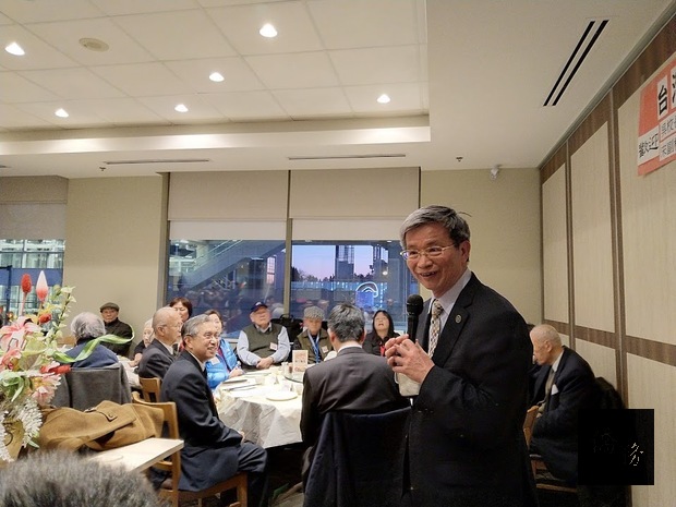 吳正已致詞感謝溫哥華校友們的熱情，敬佩美術系系友的傑出成就。