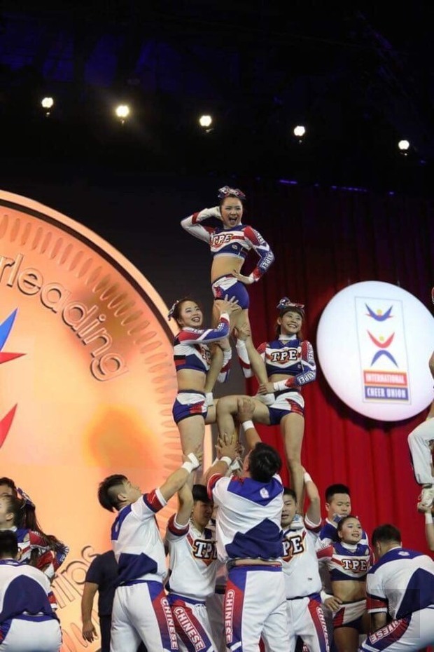 中華台北啦啦隊勁拉組比賽一景。（世界日報提供）