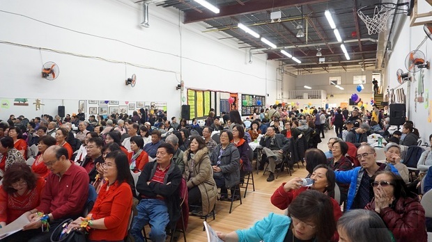 福爾摩莎長青學苑園遊會現場。